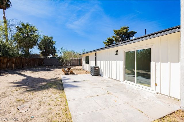 4815 El Tesoro Avenue, Las Vegas, NV 89121