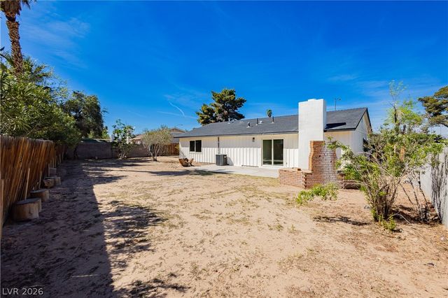 4815 El Tesoro Avenue, Las Vegas, NV 89121