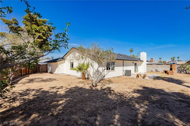 4815 El Tesoro Avenue, Las Vegas, NV 89121