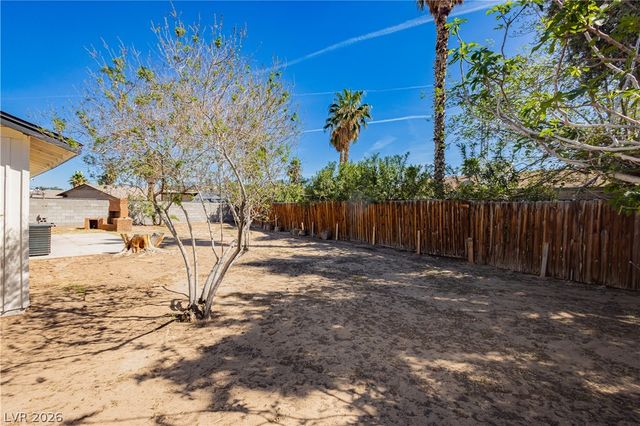4815 El Tesoro Avenue, Las Vegas, NV 89121