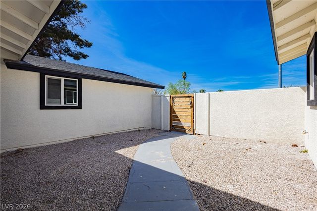4815 El Tesoro Avenue, Las Vegas, NV 89121