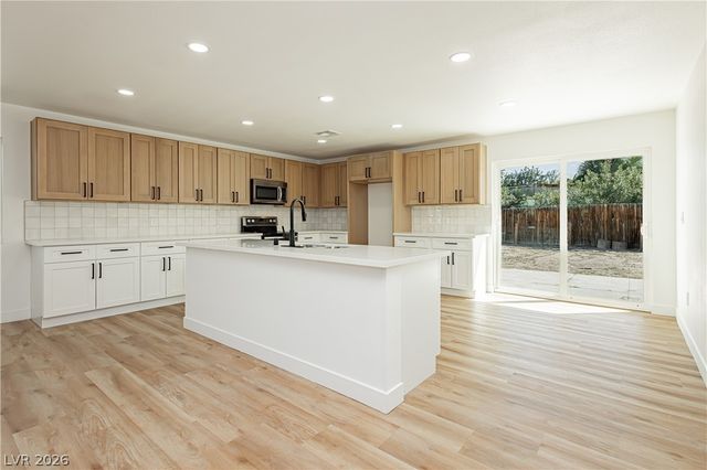 4815 El Tesoro Avenue, Las Vegas, NV 89121