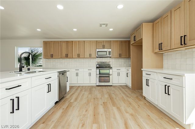 4815 El Tesoro Avenue, Las Vegas, NV 89121