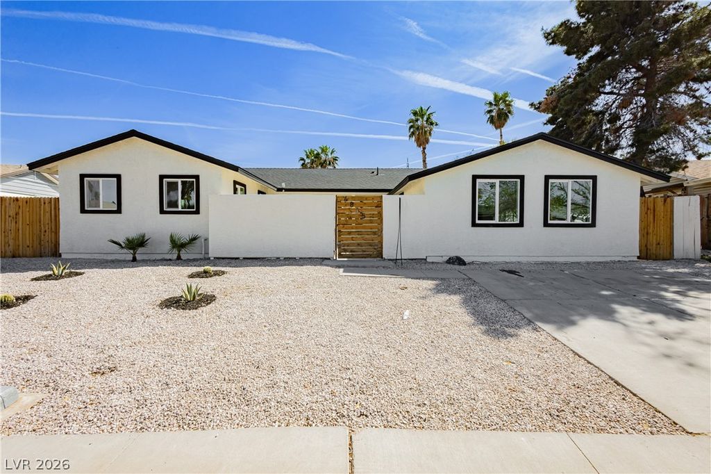 4815 El Tesoro Avenue, Las Vegas, NV 89121