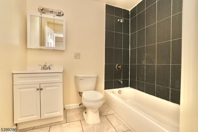 388 Chadwick Ave, Newark City, NJ 07112