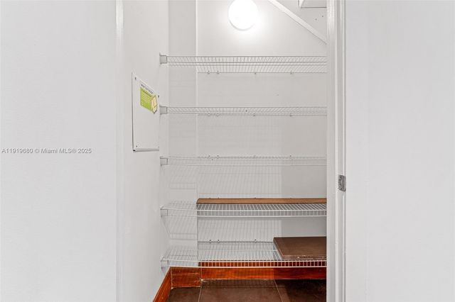 1050 Brickell Ave 1006, Miami, FL 33131