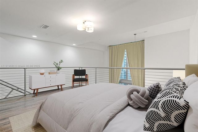 1050 Brickell Ave 1006, Miami, FL 33131