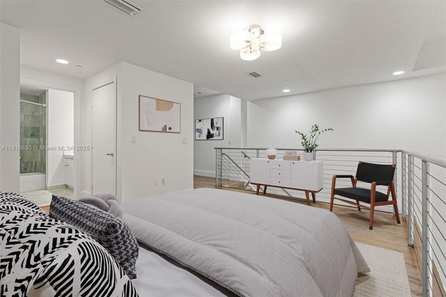 1050 Brickell Ave 1006, Miami, FL 33131