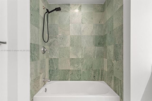 1050 Brickell Ave 1006, Miami, FL 33131