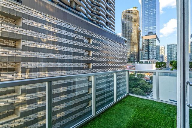 1050 Brickell Ave 1006, Miami, FL 33131