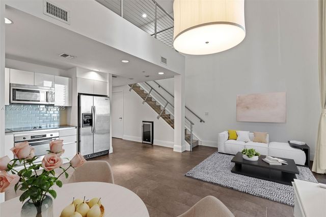 1050 Brickell Ave 1006, Miami, FL 33131