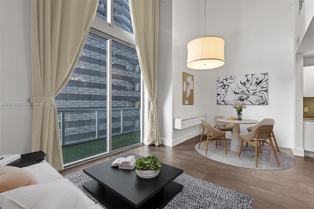 1050 Brickell Ave 1006, Miami, FL 33131