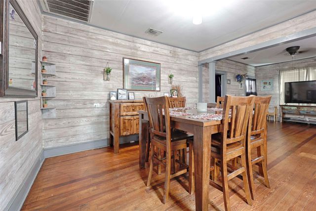 309 Anderson Street, Schulenburg, TX 78956