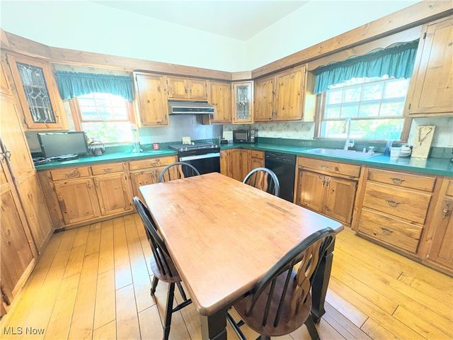 37150 Eagle Road, Willoughby Hills, OH 44094