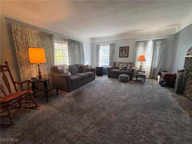 37150 Eagle Road, Willoughby Hills, OH 44094