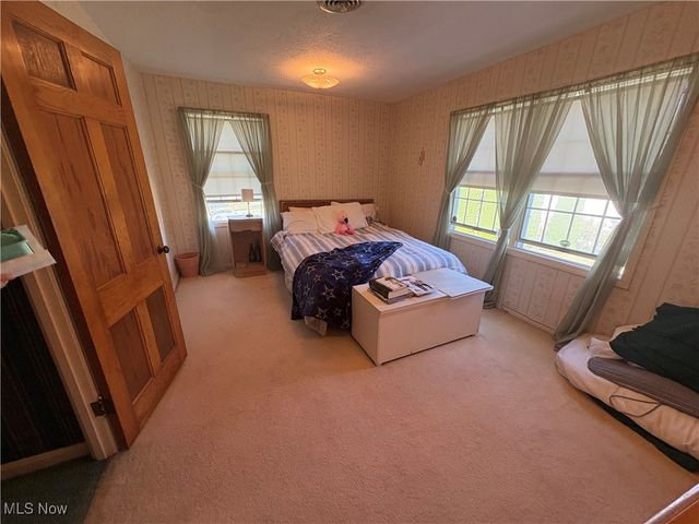 37150 Eagle Road, Willoughby Hills, OH 44094