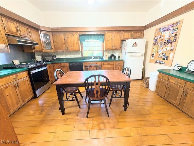 37150 Eagle Road, Willoughby Hills, OH 44094