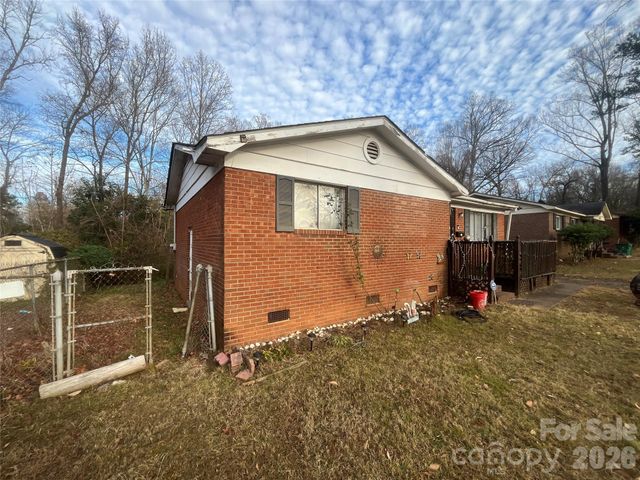 2906 Cedarhurst Drive, Charlotte, NC 28269