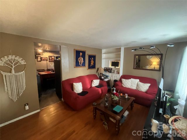 2906 Cedarhurst Drive, Charlotte, NC 28269