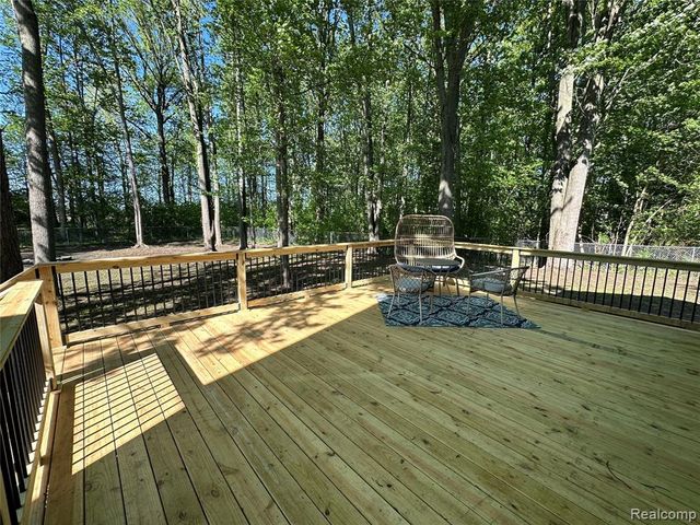 4233 State Road, Fort Gratiot, MI 48059