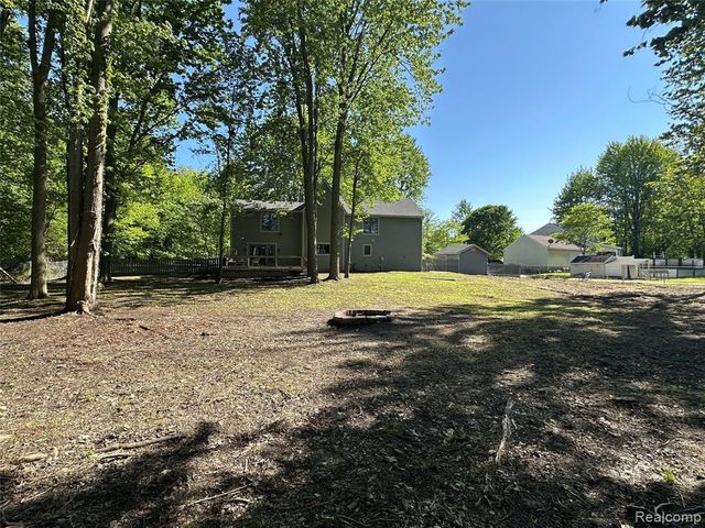 4233 State Road, Fort Gratiot, MI 48059