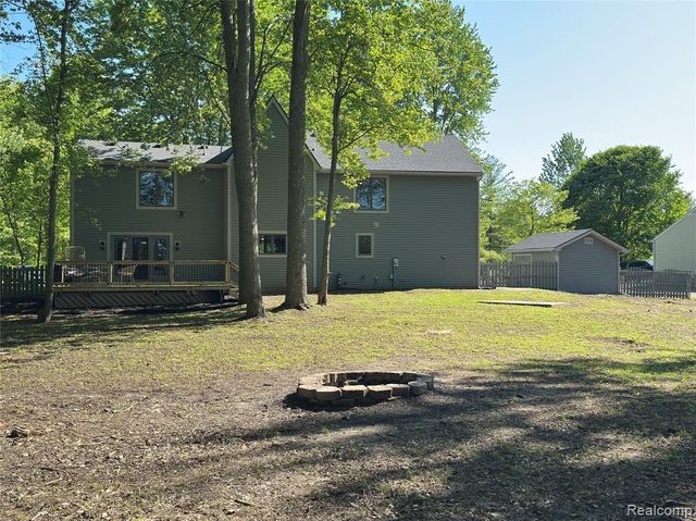 4233 State Road, Fort Gratiot, MI 48059