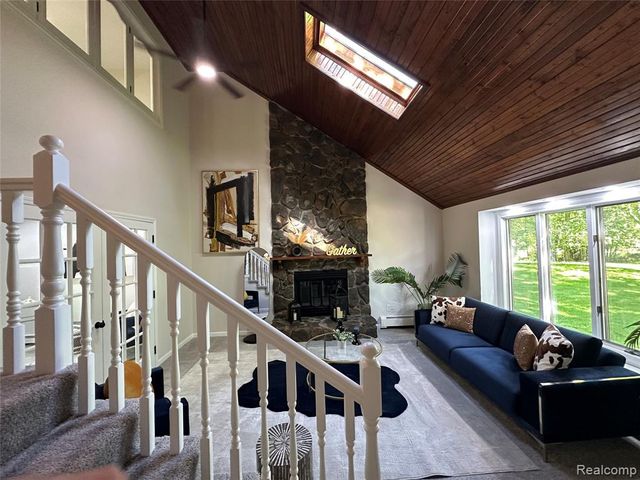 4233 State Road, Fort Gratiot, MI 48059
