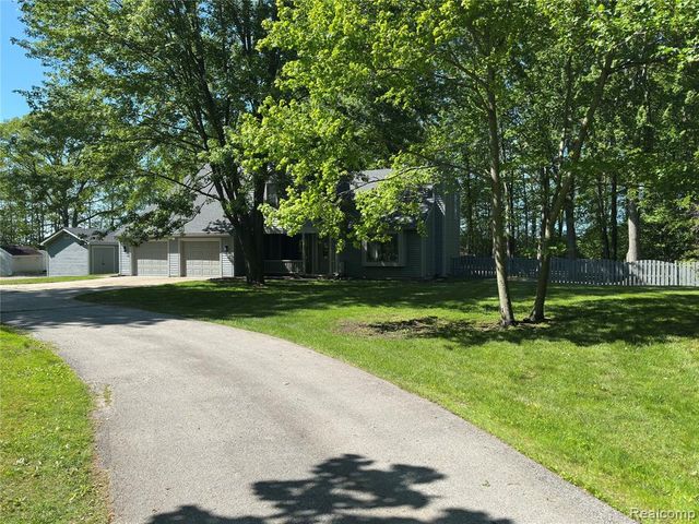 4233 State Road, Fort Gratiot, MI 48059