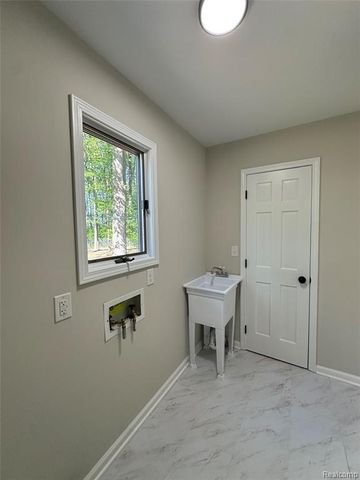 4233 State Road, Fort Gratiot, MI 48059