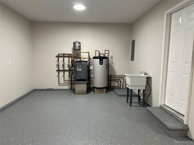 4233 State Road, Fort Gratiot, MI 48059