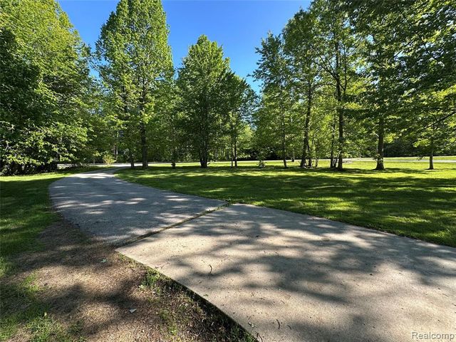 4233 State Road, Fort Gratiot, MI 48059