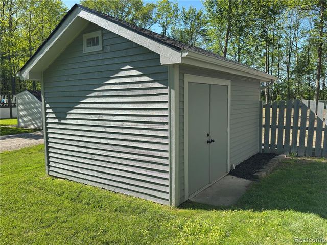 4233 State Road, Fort Gratiot, MI 48059