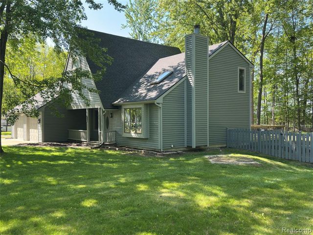 4233 State Road, Fort Gratiot, MI 48059