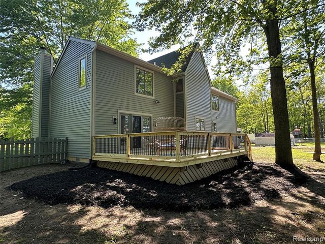 4233 State Road, Fort Gratiot, MI 48059