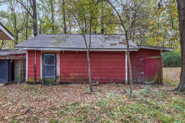 136 Warbler Lane, Livingston, TX 77351