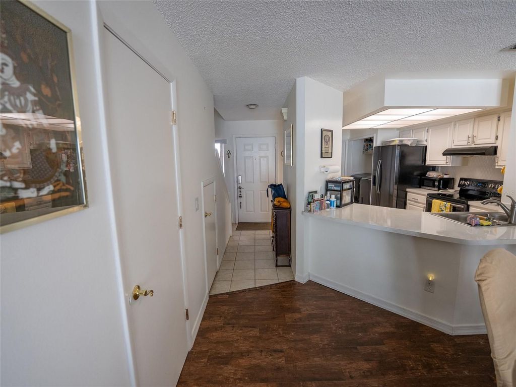 Image 11 of property listing at 4829 WALDEN CIRCLE 7, Orlando, FL 32811