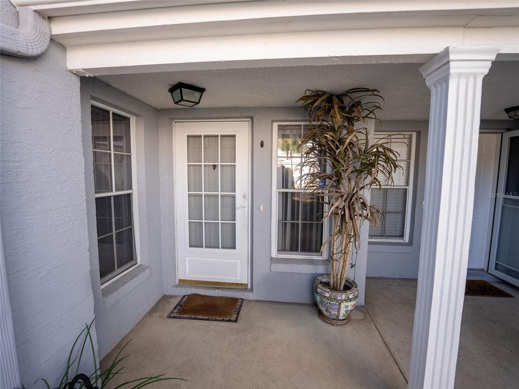 Image 5 of property listing at 4829 WALDEN CIRCLE 7, Orlando, FL 32811