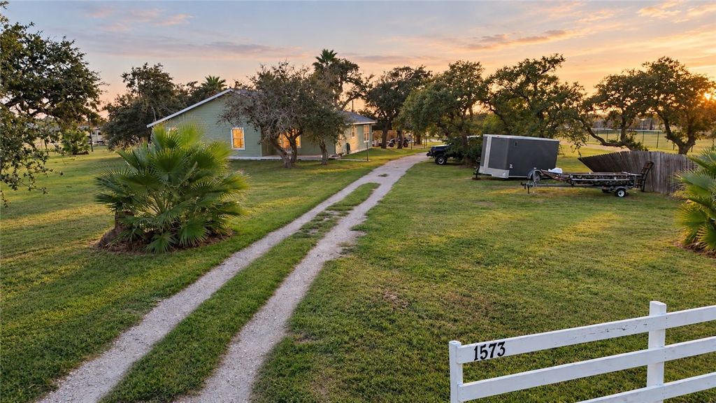 1573 Fm 1781, Rockport, TX 78382 — photo 2
