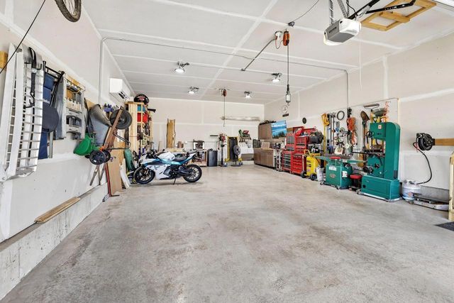 392 Campo Lane, Oregon, WI 53575