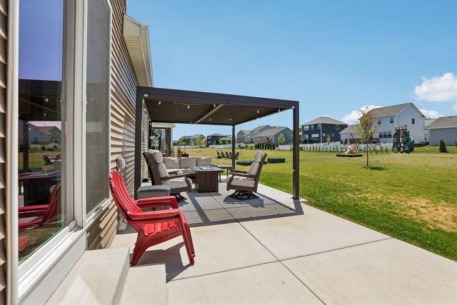 392 Campo Lane, Oregon, WI 53575