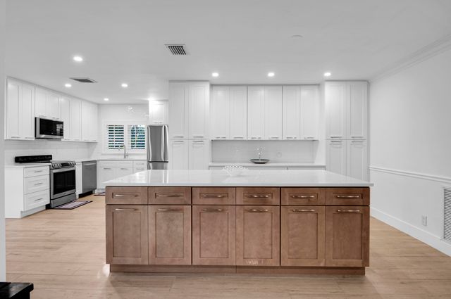 744 Peachtree Lane, Boca Raton, FL 33486