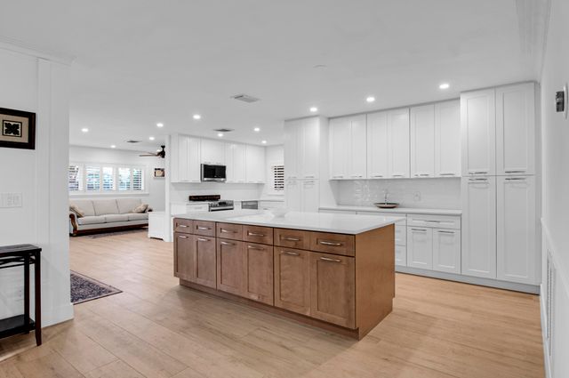 744 Peachtree Lane, Boca Raton, FL 33486