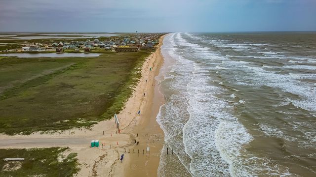 104 Beach Drive, Surfside Beach, TX 77541