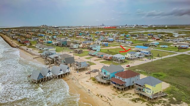 104 Beach Drive, Surfside Beach, TX 77541