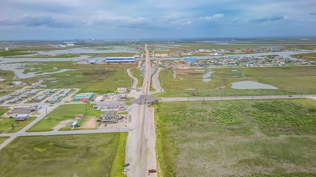 104 Beach Drive, Surfside Beach, TX 77541