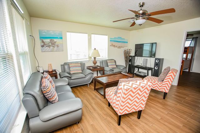 104 Beach Drive, Surfside Beach, TX 77541