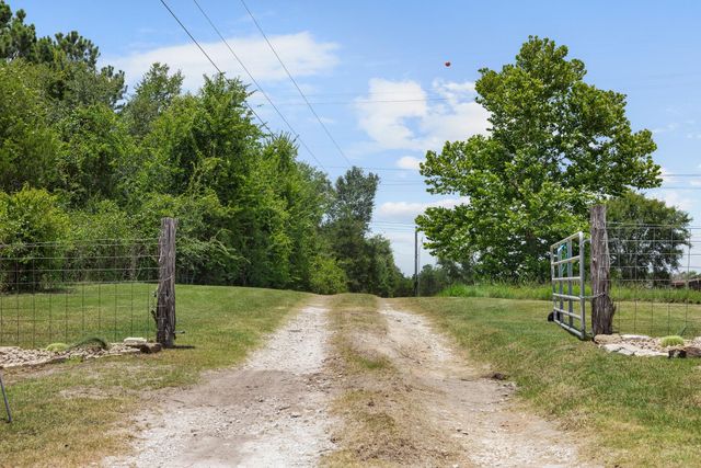 3941 County Road 219, Anderson, TX 77830