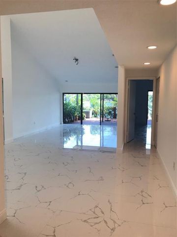 598 NE 199th Ter 6Y, Miami, FL 33179