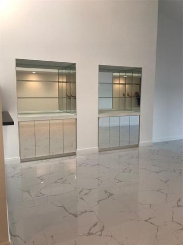 598 NE 199th Ter 6Y, Miami, FL 33179