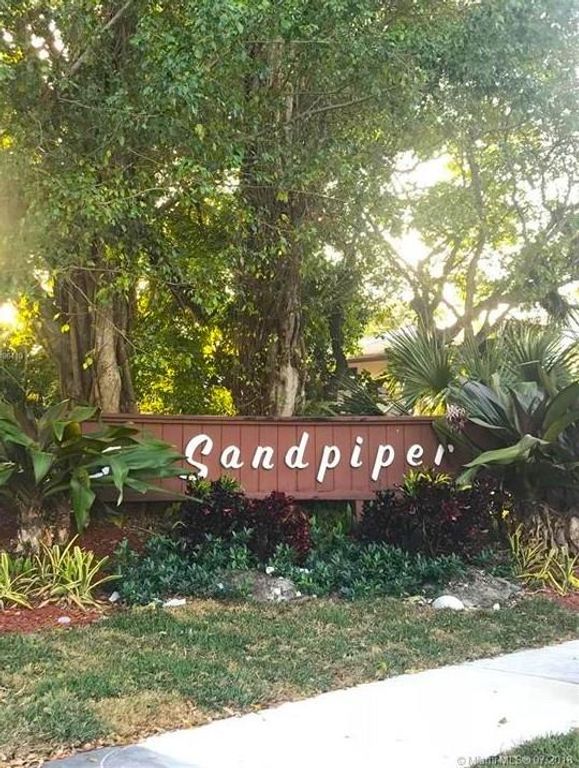 598 NE 199th Ter 6Y, Miami, FL 33179